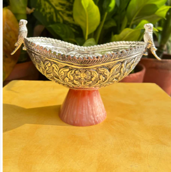 Oval Parrot Bowl with Resin Base